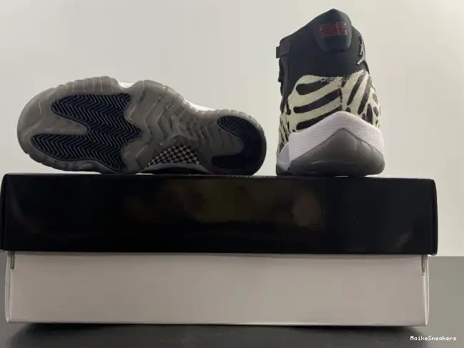 MaikeSneakers AR0715-010 AIR ANIMAL JORDAN INSTINCT 11 0323
